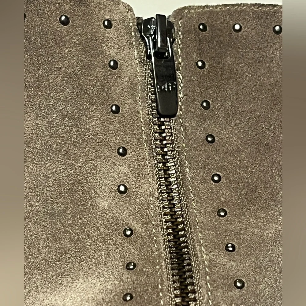 Marc Fisher grey/brown booties, Size 7M - Picture 4 of 7